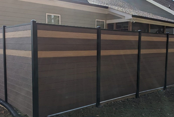 Lan can Hàng rào tường ngoại thất màu xám WPC để trang trí tòa nhà 170x24mm 24x170mm