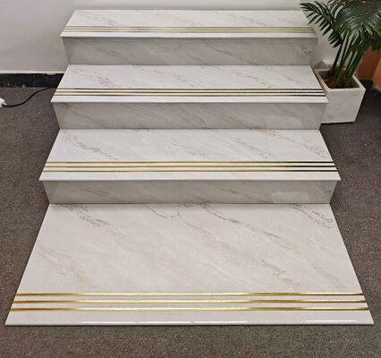 Màu Xám Nhỏ 470x1200mm Vàng Marble Bullnose Bộ đầy đủ Cầu thang gốm thủy tinh đánh bóng cho trang trí và căn hộ