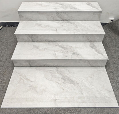 Xám Carrara chống nước 470x1200mm Matt sàn trong nhà cầu thang gốm bước và thang cho khách sạn